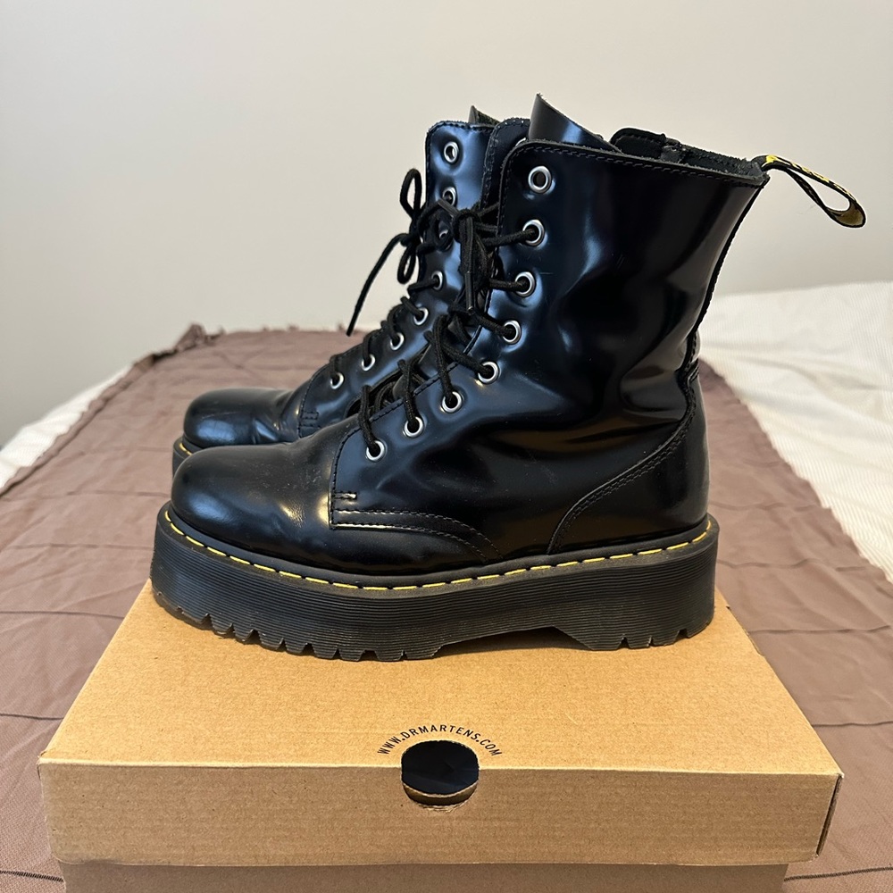 Dr. Martens Jadon Boot